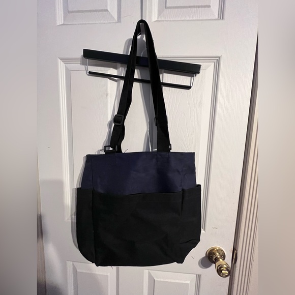 NAVY BLUE TOTE 💙👜 - Picture 1 of 2